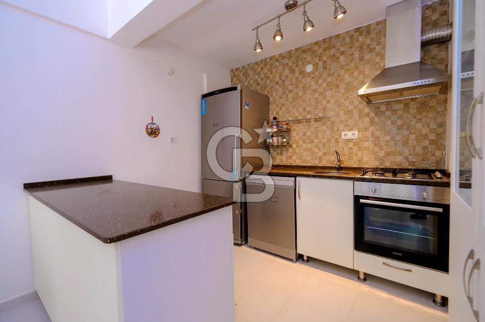 YALOVA ARMUTLUDA DENİZE SIFIR PLAJLI SİTE İÇİ 4+1 SATILIK VİLLA