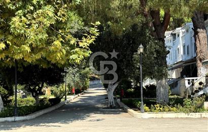 YALOVA ARMUTLUDA DENİZE SIFIR PLAJLI SİTE İÇİ 4+1 SATILIK VİLLA