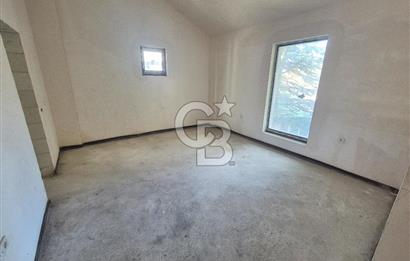 ORAN'DA PRESTİJLİ KONUMDA İLERİ NATAMAM 7+1 SATILIK KOMPLE BİNA