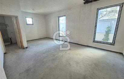 ORAN'DA PRESTİJLİ KONUMDA İLERİ NATAMAM 7+1 SATILIK KOMPLE BİNA