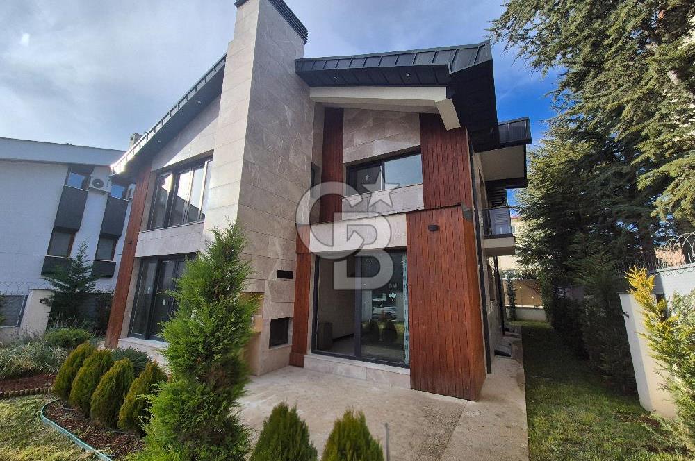 ORAN'DA PRESTİJLİ KONUMDA İLERİ NATAMAM 7+1 SATILIK KOMPLE BİNA