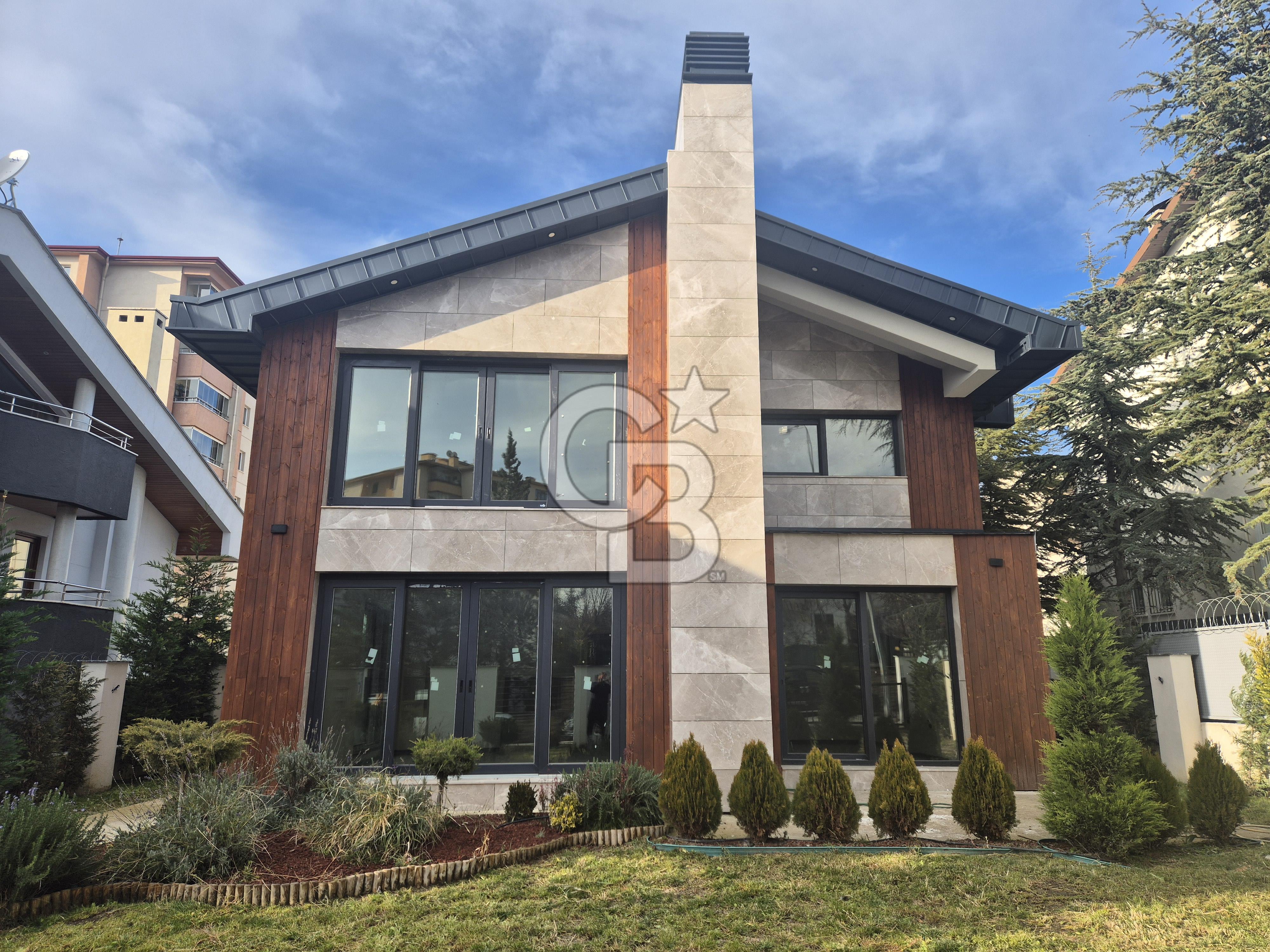 ORAN'DA PRESTİJLİ KONUMDA İLERİ NATAMAM 7+1 SATILIK KOMPLE BİNA