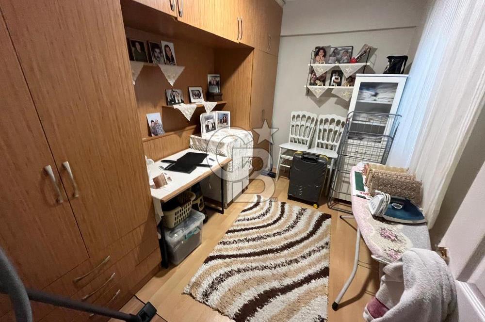 Karşıyaka Sahile Çok Yakın Mevkide Satılık 3+1 Daire