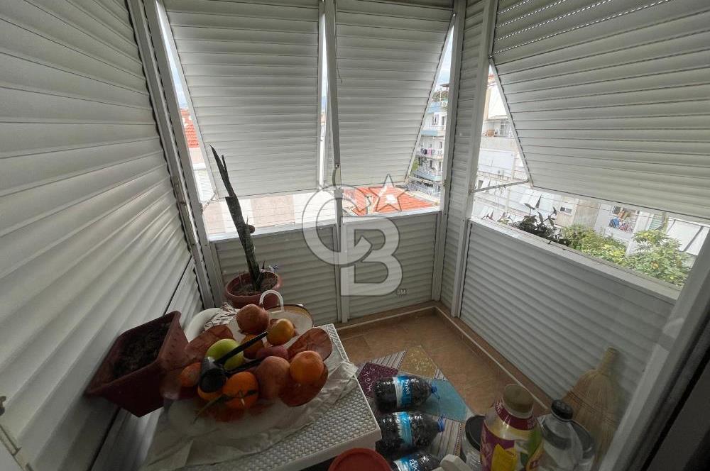 Karşıyaka Sahile Çok Yakın Mevkide Satılık 3+1 Daire