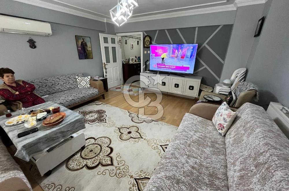 Karşıyaka Sahile Çok Yakın Mevkide Satılık 3+1 Daire