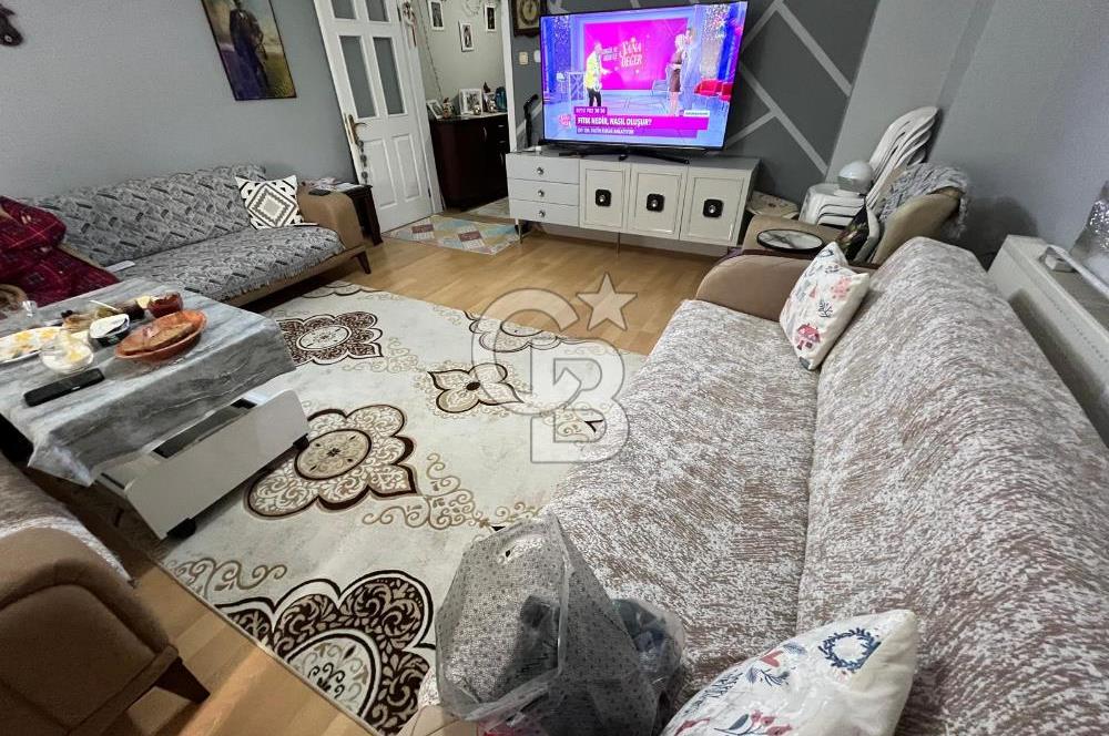 Karşıyaka Sahile Çok Yakın Mevkide Satılık 3+1 Daire