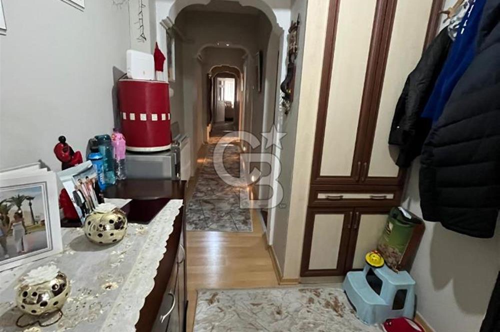 Karşıyaka Sahile Çok Yakın Mevkide Satılık 3+1 Daire