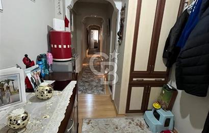 Karşıyaka Sahile Çok Yakın Mevkide Satılık 3+1 Daire