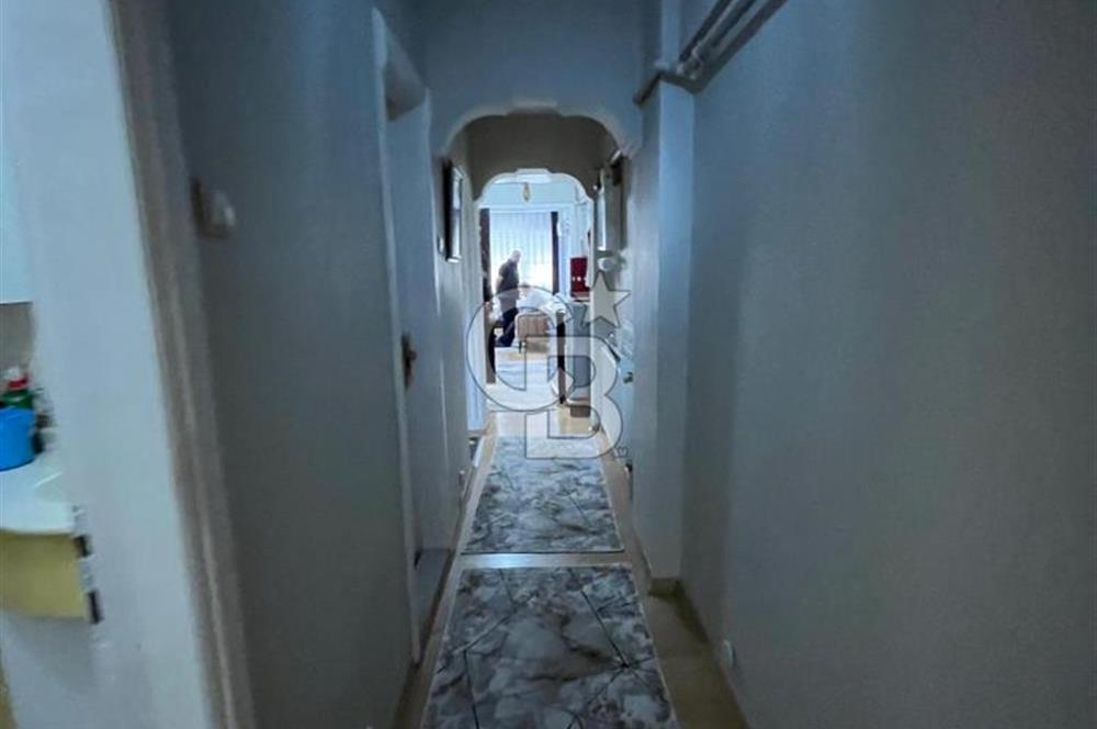 Karşıyaka Sahile Çok Yakın Mevkide Satılık 3+1 Daire