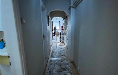 Karşıyaka Sahile Çok Yakın Mevkide Satılık 3+1 Daire