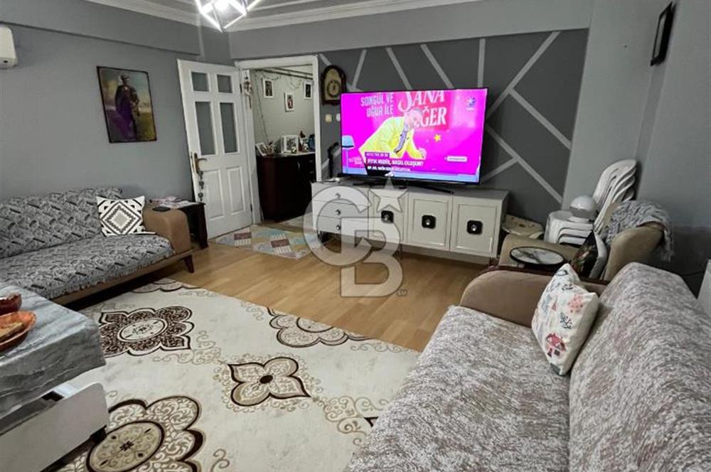 Karşıyaka Sahile Çok Yakın Mevkide Satılık 3+1 Daire