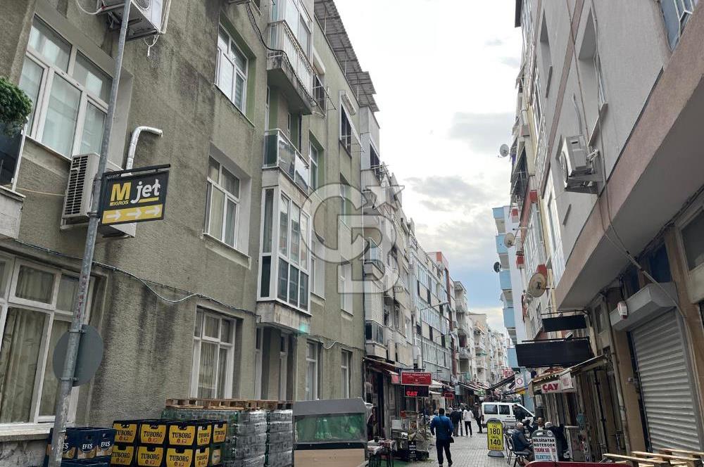 Karşıyaka Sahile Çok Yakın Mevkide Satılık 3+1 Daire