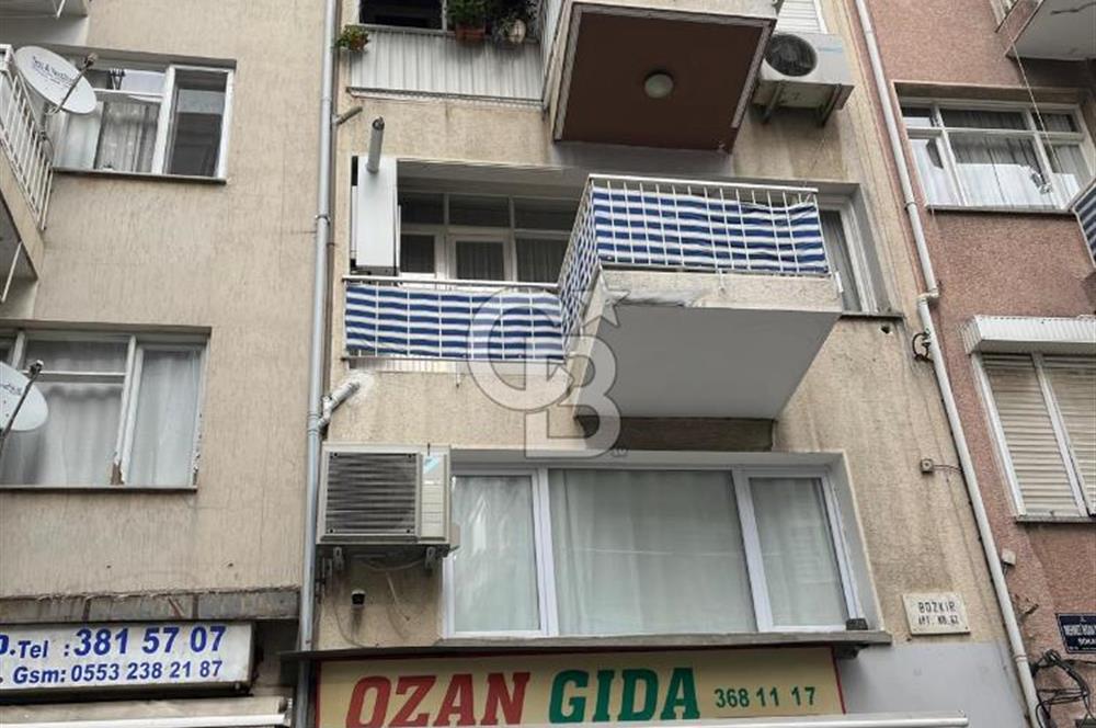 Karşıyaka Sahile Çok Yakın Mevkide Satılık 3+1 Daire