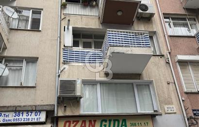 Karşıyaka Sahile Çok Yakın Mevkide Satılık 3+1 Daire