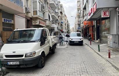 Karşıyaka Sahile Çok Yakın Mevkide Satılık 3+1 Daire