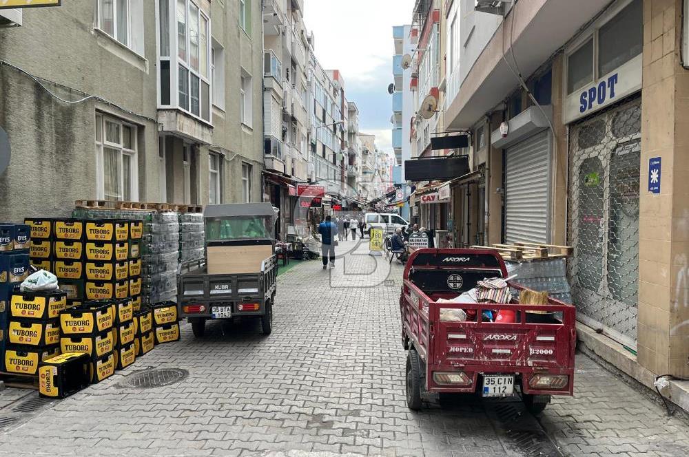 Karşıyaka Sahile Çok Yakın Mevkide Satılık 3+1 Daire