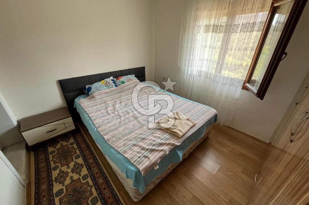 İZMİR FOÇA YENİKÖYDE SATILIK BAHÇELİ İMARLI KÖY EVİ