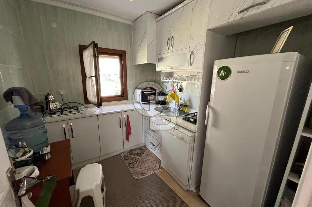 İZMİR FOÇA YENİKÖYDE SATILIK BAHÇELİ İMARLI KÖY EVİ