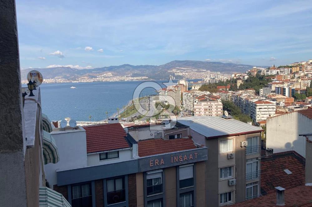 Tarihi Asansör de Deniz Manzaralı Satılık 3+1 Daire