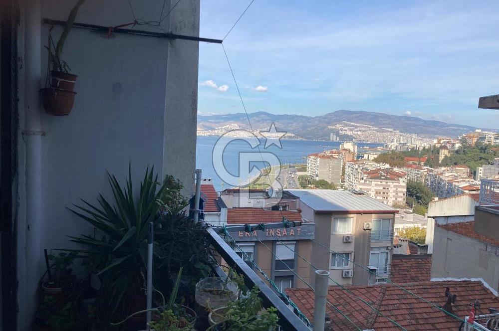 Tarihi Asansör de Deniz Manzaralı Satılık 3+1 Daire