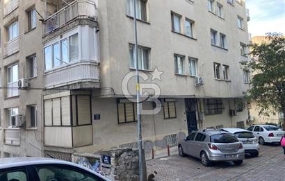 Tarihi Asansör de Deniz Manzaralı Satılık 3+1 Daire