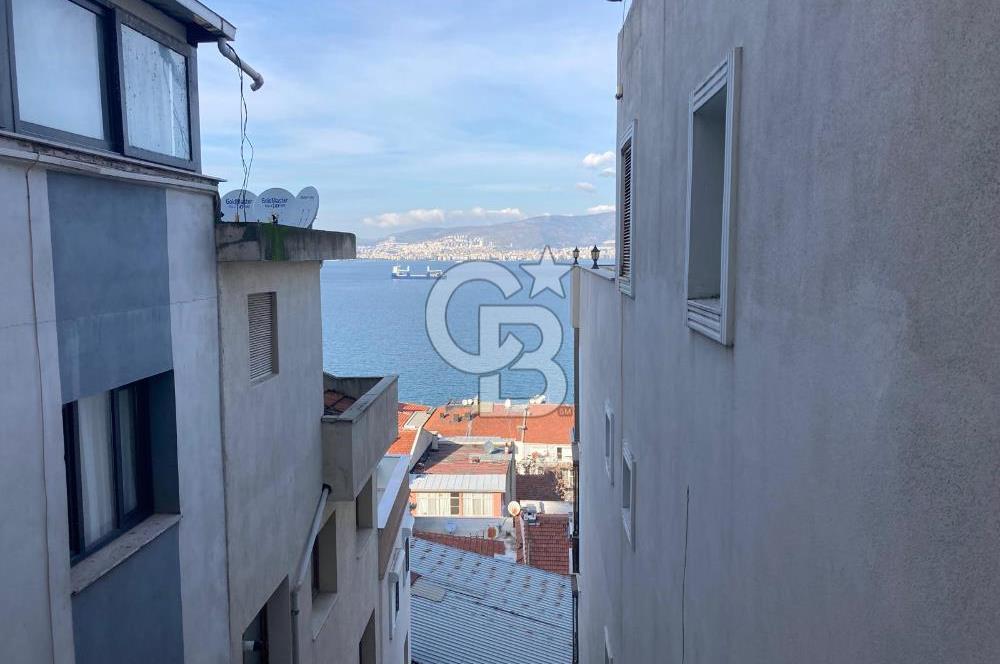 Tarihi Asansör de Deniz Manzaralı Satılık 3+1 Daire