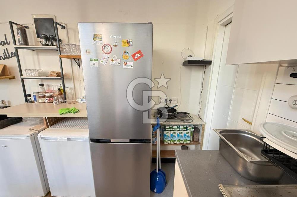 CADDEBOSTAN'DA DÜŞÜK KİRALI YÜKSEK CİROLU KAHVE&KRUVASAN KAFE