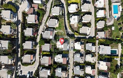 Bodrum Satılık Gündoğan'da Özel Plajlı, Deniz Manzaralı Villa