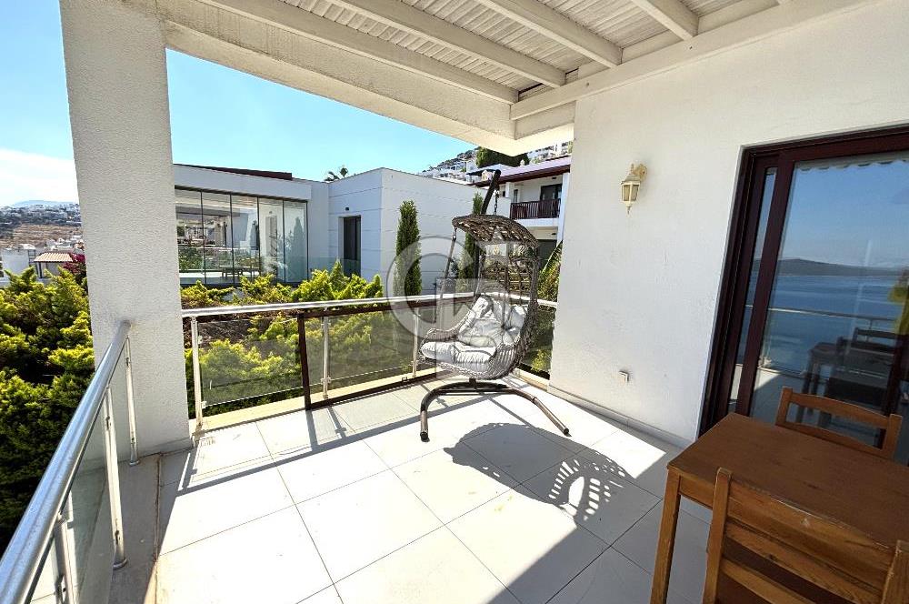 Bodrum Satılık Gündoğan'da Özel Plajlı, Deniz Manzaralı Villa