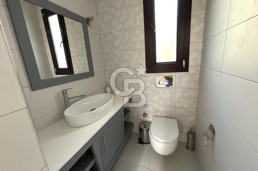 Bodrum Satılık Gündoğan'da Özel Plajlı, Deniz Manzaralı Villa