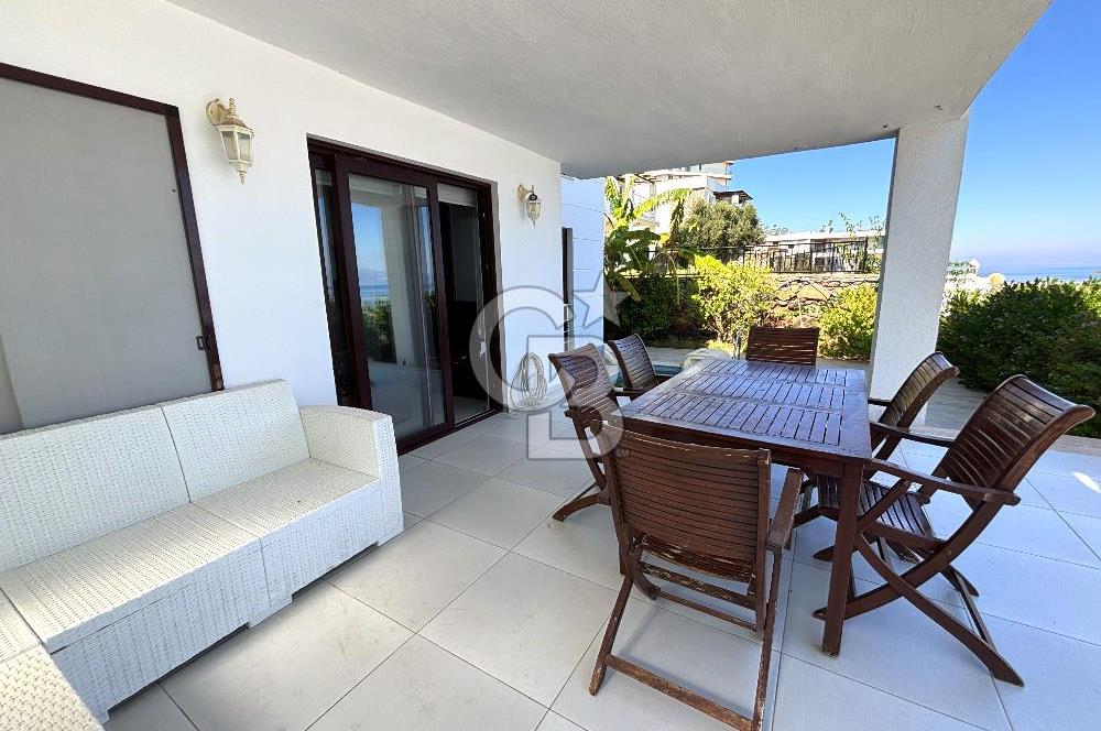 Bodrum Satılık Gündoğan'da Özel Plajlı, Deniz Manzaralı Villa