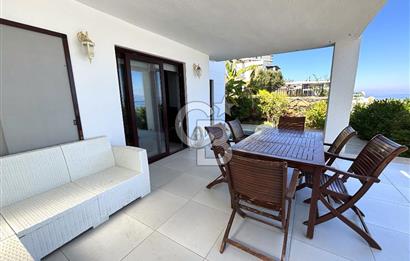 Bodrum Satılık Gündoğan'da Özel Plajlı, Deniz Manzaralı Villa