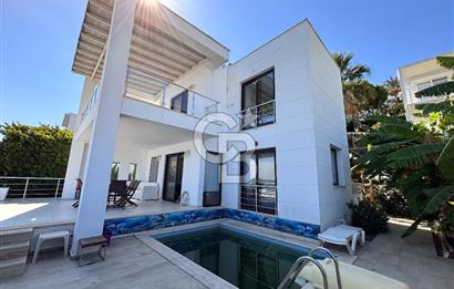 Bodrum Satılık Gündoğan'da Özel Plajlı, Deniz Manzaralı Villa