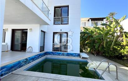 Bodrum Satılık Gündoğan'da Özel Plajlı, Deniz Manzaralı Villa