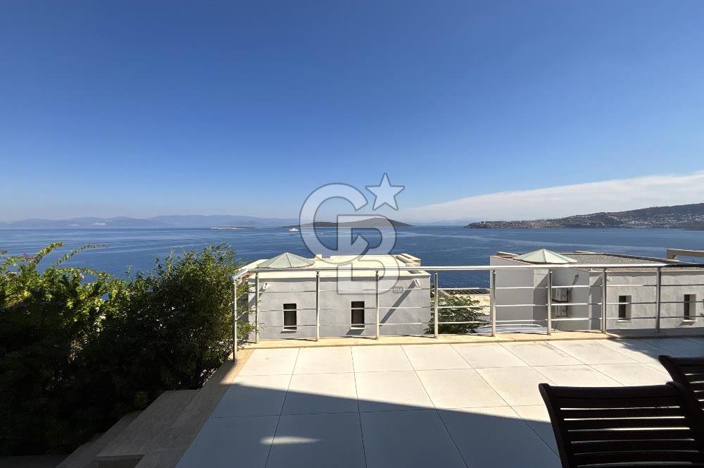 Bodrum Satılık Gündoğan'da Özel Plajlı, Deniz Manzaralı Villa