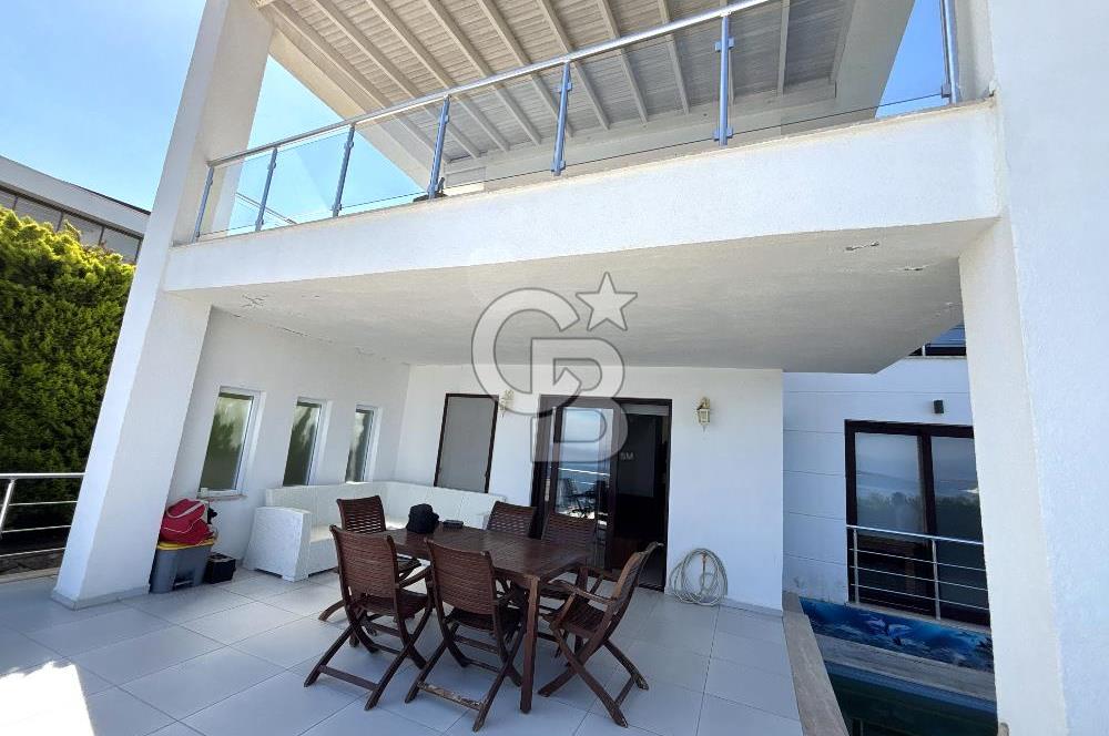Bodrum Satılık Gündoğan'da Özel Plajlı, Deniz Manzaralı Villa