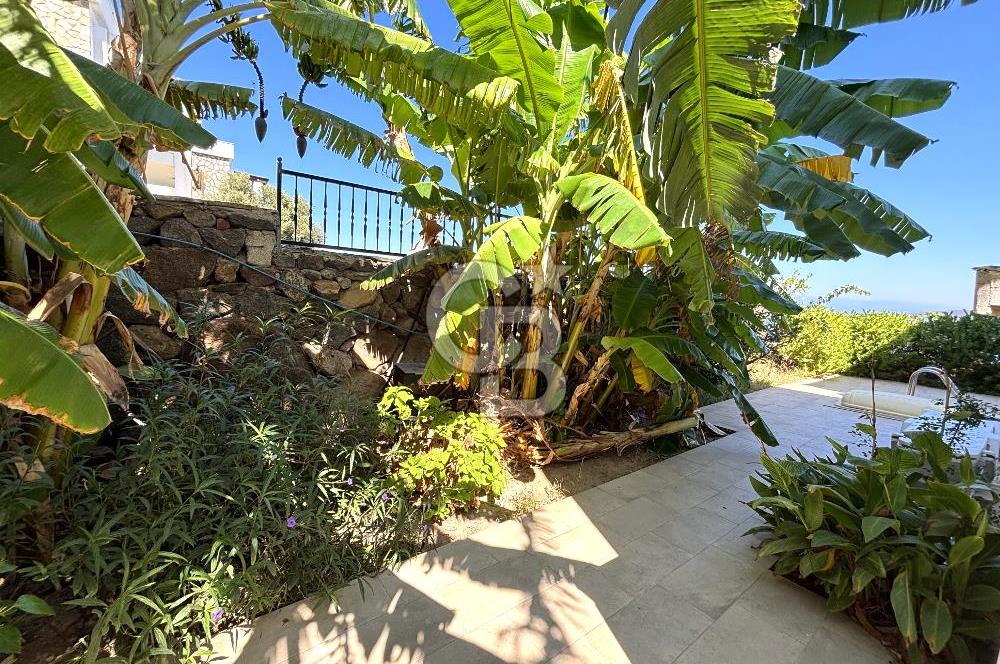 Bodrum Satılık Gündoğan'da Özel Plajlı, Deniz Manzaralı Villa