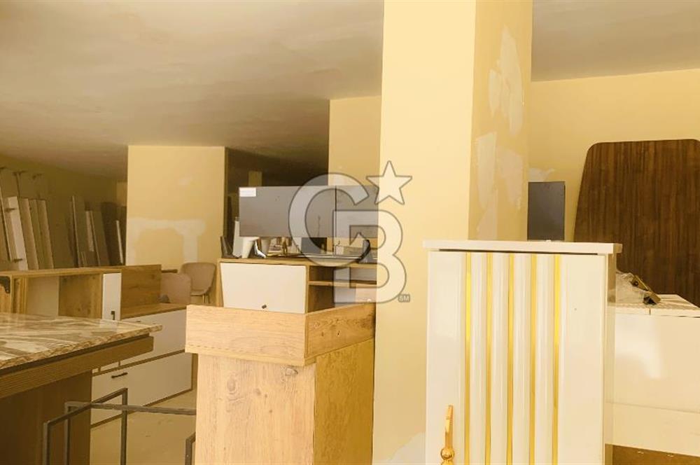 PURSAKLAR MERKEZDE 200 MT2 DEPOLU YENİ BİNADA SATILIK DÜKKAN