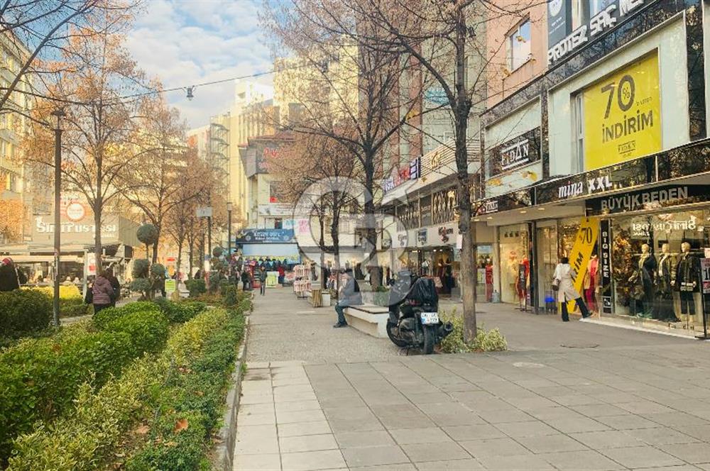 KIZILAY İZMİR BİR CADDESİNDE ŞEHİR MANZARALI SATILIK TERAS DAİRE