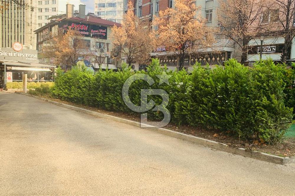 KIZILAY İZMİR BİR CADDESİNDE ŞEHİR MANZARALI SATILIK TERAS DAİRE