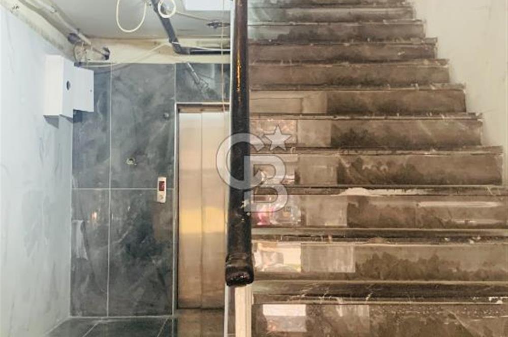 KIZILAY İZMİR BİR CADDESİNDE ŞEHİR MANZARALI SATILIK TERAS DAİRE