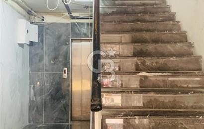 KIZILAY İZMİR BİR CADDESİNDE ŞEHİR MANZARALI SATILIK TERAS DAİRE