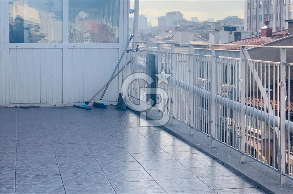 KIZILAY İZMİR BİR CADDESİNDE ŞEHİR MANZARALI SATILIK TERAS DAİRE