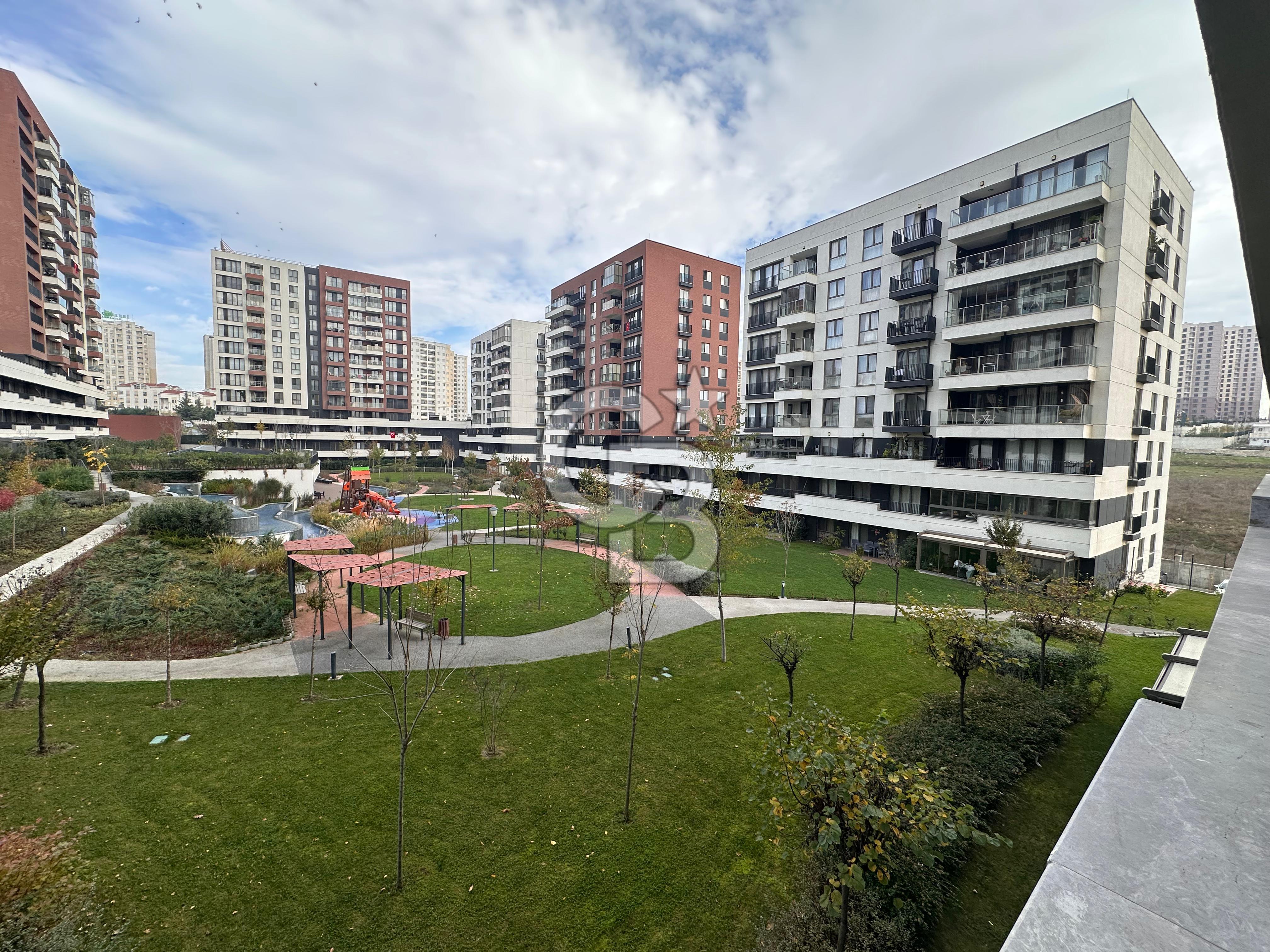 Sur Yapı Bahçeyaka'da 4+1 Satılık Daire