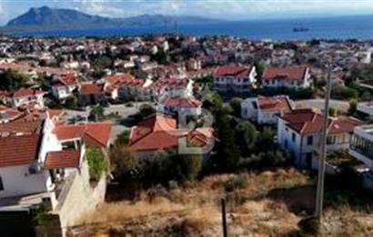 DATÇA İSKELE MAHALLESİ'NDE DENİZ MANZARALI İMARLI ARSA
