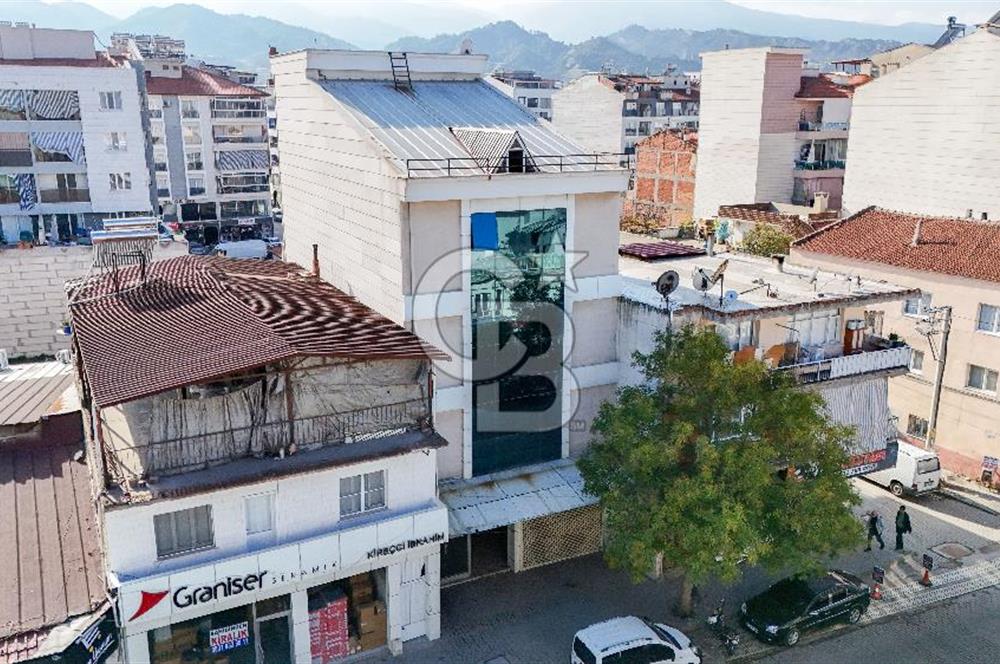 SALİHLİ KOCAÇEŞME'DE YENİ YAPILI KOMPLE SATILIK BİNA