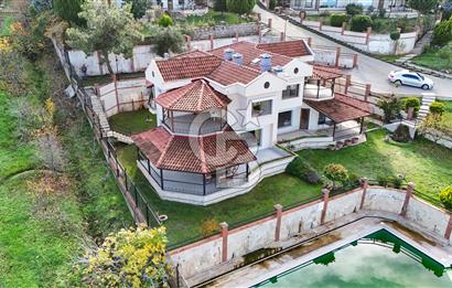 SALİHLİ BOZDAĞ ALLAHDİYEN'DE MANZARALI SİTE İÇİ HAVUZLU VİLLA