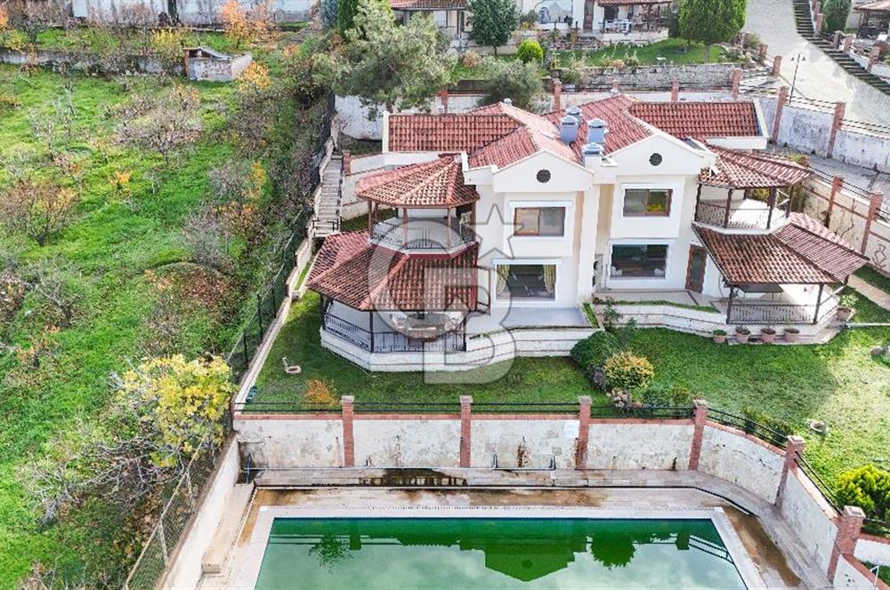 SALİHLİ BOZDAĞ ALLAHDİYEN'DE MANZARALI SİTE İÇİ HAVUZLU VİLLA