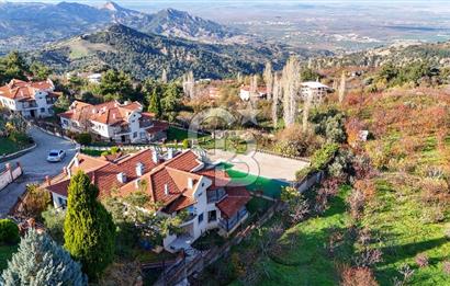 SALİHLİ BOZDAĞ ALLAHDİYEN'DE MANZARALI SİTE İÇİ HAVUZLU VİLLA