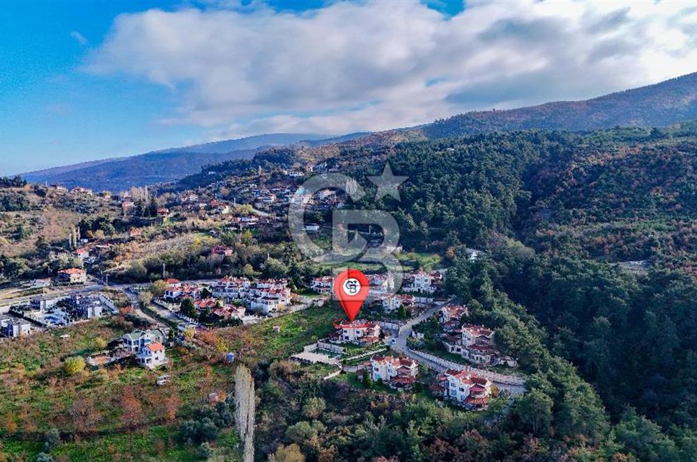 SALİHLİ BOZDAĞ ALLAHDİYEN'DE MANZARALI SİTE İÇİ HAVUZLU VİLLA